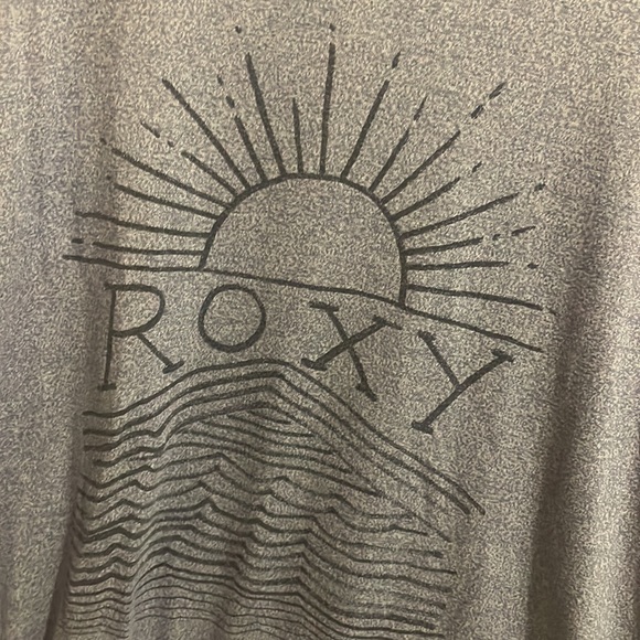 Roxy t shirt - Picture 2 of 6